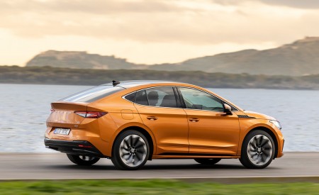 2022 Škoda ENYAQ Coupe iV (Color: Phoenix Orange) Rear Three-Quarter Wallpapers 450x275 (93)