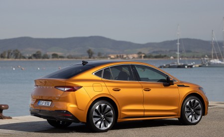 2022 Škoda ENYAQ Coupe iV (Color: Phoenix Orange) Rear Three-Quarter Wallpapers 450x275 (121)