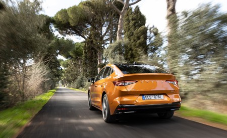 2022 Škoda ENYAQ Coupe iV (Color: Phoenix Orange) Rear Wallpapers 450x275 (71)