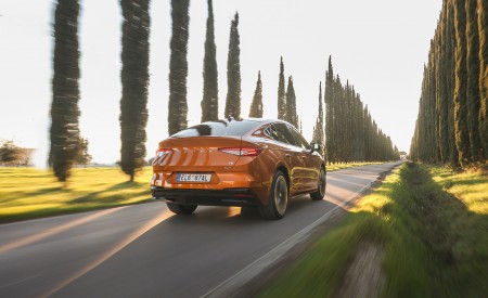 2022 Škoda ENYAQ Coupe iV (Color: Phoenix Orange) Rear Wallpapers 450x275 (82)