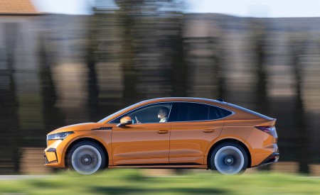 2022 Škoda ENYAQ Coupe iV (Color: Phoenix Orange) Side Wallpapers 450x275 (81)