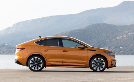 2022 Škoda ENYAQ Coupe iV (Color: Phoenix Orange) Side Wallpapers 450x275 (108)