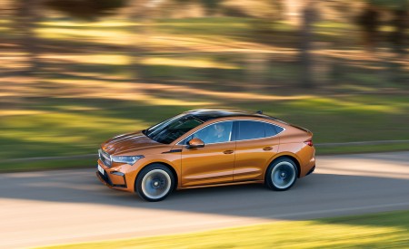 2022 Škoda ENYAQ Coupe iV (Color: Phoenix Orange) Side Wallpapers 450x275 (63)
