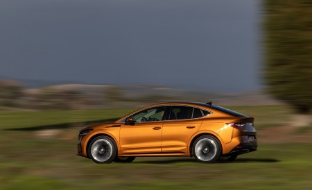 2022 Škoda ENYAQ Coupe iV (Color: Phoenix Orange) Side Wallpapers 450x275 (76)