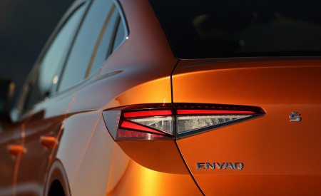 2022 Škoda ENYAQ Coupe iV (Color: Phoenix Orange) Tail Light Wallpapers 450x275 (138)