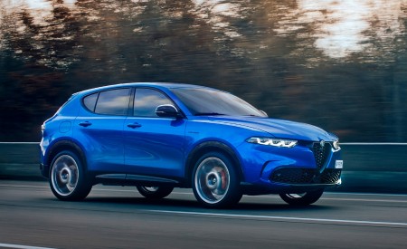 2023 Alfa Romeo Tonale Front Three-Quarter Wallpapers 450x275 (2)