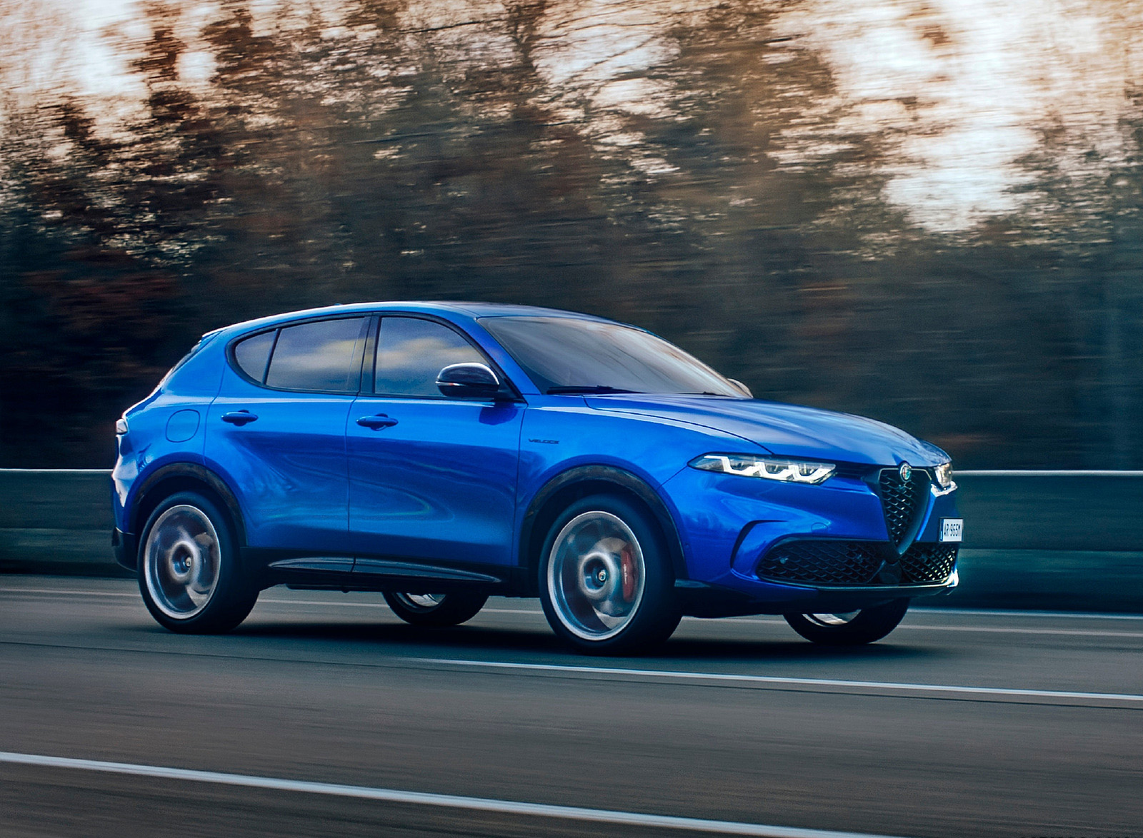 2023 Alfa Romeo Tonale Front Three-Quarter Wallpapers (2)