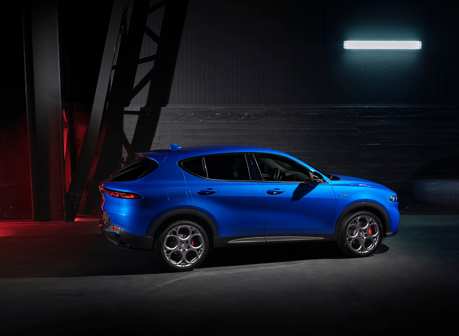 2023 Alfa Romeo Tonale Side Wallpapers (9)