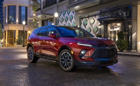 2023 Chevrolet Blazer RS Front Three-Quarter Wallpapers 450x275 (4)