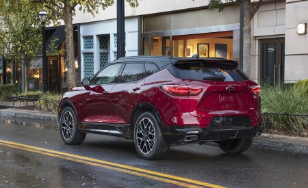 2023 Chevrolet Blazer RS Rear Three-Quarter Wallpapers 450x275 (5)