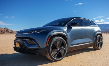 2023 Fisker Ocean (Color: Big Sur Blue) Front Three-Quarter Wallpapers 450x275 (3)