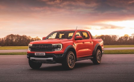 2023 Ford Ranger Raptor (EU-Spec) Front Three-Quarter Wallpapers 450x275 (15)