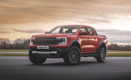 2023 Ford Ranger Raptor (EU-Spec) Front Three-Quarter Wallpapers 450x275 (16)