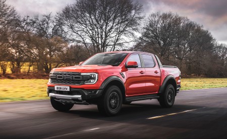 2023 Ford Ranger Raptor (EU-Spec) Front Three-Quarter Wallpapers 450x275 (8)