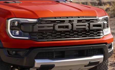 2023 Ford Ranger Raptor (EU-Spec) Front Wallpapers 450x275 (24)