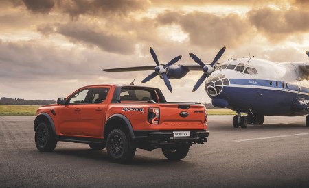 2023 Ford Ranger Raptor (EU-Spec) Rear Three-Quarter Wallpapers 450x275 (18)