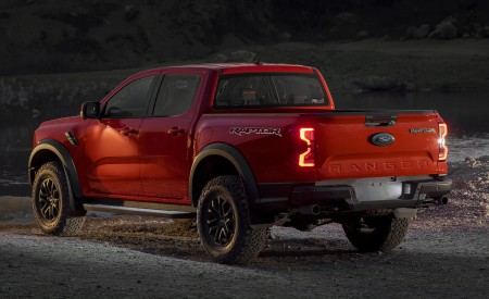 2023 Ford Ranger Raptor (EU-Spec) Rear Three-Quarter Wallpapers 450x275 (22)