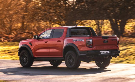 2023 Ford Ranger Raptor (EU-Spec) Rear Three-Quarter Wallpapers 450x275 (11)