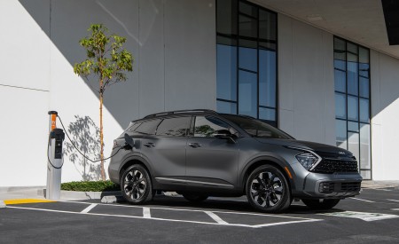 2023 Kia Sportage PHEV Charging Wallpapers 450x275 (18)