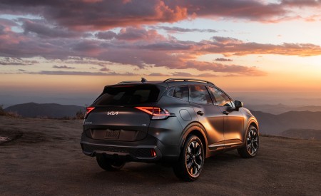 2023 Kia Sportage PHEV Rear Three-Quarter Wallpapers 450x275 (13)