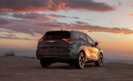 2023 Kia Sportage PHEV Rear Three-Quarter Wallpapers 450x275 (14)