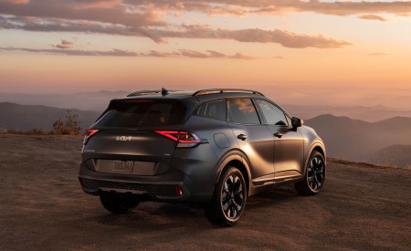 2023 Kia Sportage PHEV Rear Three-Quarter Wallpapers 450x275 (15)