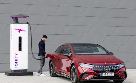 2023 Mercedes-AMG EQE 43 4MATIC (Color: MANUFAKTUR hyacinth red) Charging Wallpapers 450x275 (27)