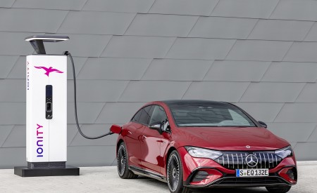 2023 Mercedes-AMG EQE 43 4MATIC (Color: MANUFAKTUR hyacinth red) Charging Wallpapers 450x275 (26)