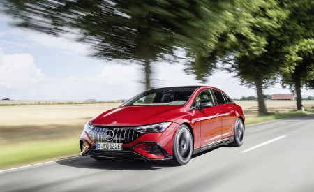 2023 Mercedes-AMG EQE 43 4MATIC (Color: MANUFAKTUR hyacinth red) Front Three-Quarter Wallpapers 450x275 (13)
