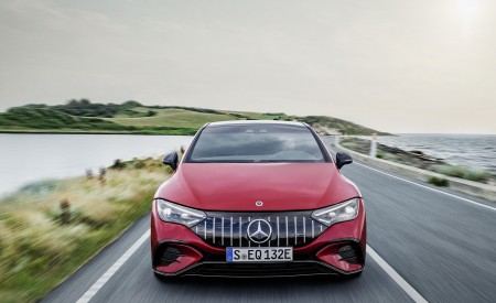 2023 Mercedes-AMG EQE 43 4MATIC (Color: MANUFAKTUR hyacinth red) Front Wallpapers 450x275 (4)
