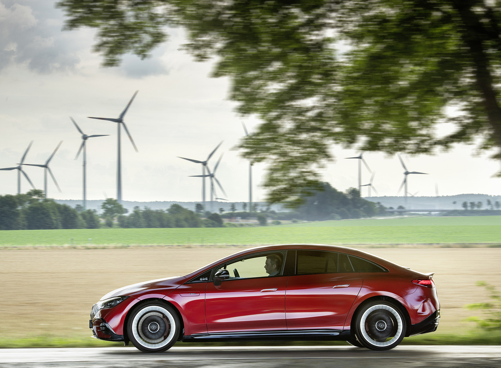 2023 Mercedes-AMG EQE 43 4MATIC (Color: MANUFAKTUR hyacinth red) Side Wallpapers (12)