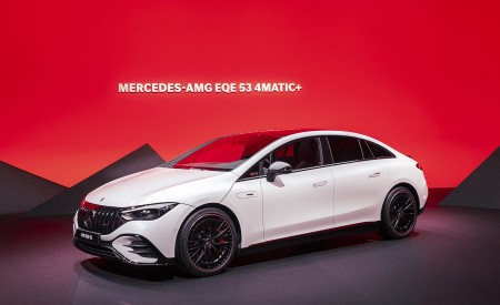2023 Mercedes-AMG EQE 53 4MATIC+ (Color: Opalite White Bright) Front Three-Quarter Wallpapers 450x275 (213)