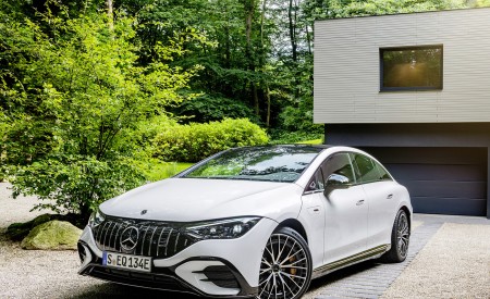 2023 Mercedes-AMG EQE 53 4MATIC+ (Color: Opalite White Bright) Front Three-Quarter Wallpapers 450x275 (186)