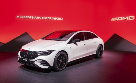 2023 Mercedes-AMG EQE 53 4MATIC+ (Color: Opalite White Bright) Front Three-Quarter Wallpapers 450x275 (216)