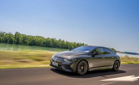 2023 Mercedes-AMG EQE 53 4Matic+ Front Three-Quarter Wallpapers 450x275 (117)