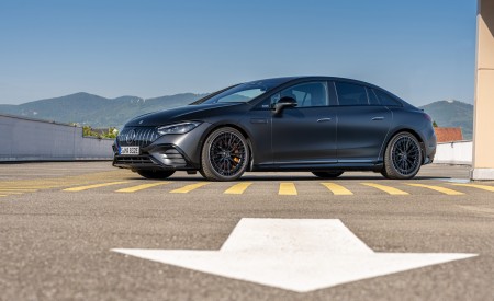 2023 Mercedes-AMG EQE 53 4Matic+ Front Three-Quarter Wallpapers 450x275 (107)