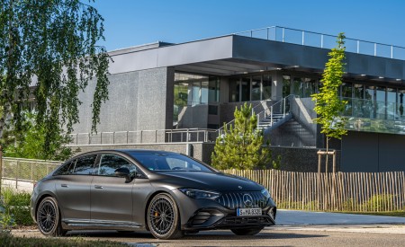 2023 Mercedes-AMG EQE 53 4Matic+ Front Three-Quarter Wallpapers 450x275 (131)