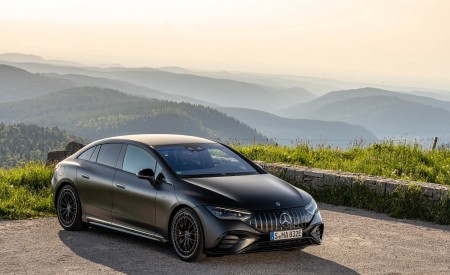 2023 Mercedes-AMG EQE 53 4Matic+ Front Three-Quarter Wallpapers 450x275 (128)