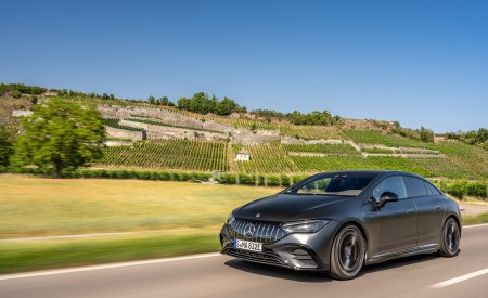 2023 Mercedes-AMG EQE 53 4Matic+ Front Three-Quarter Wallpapers 450x275 (120)