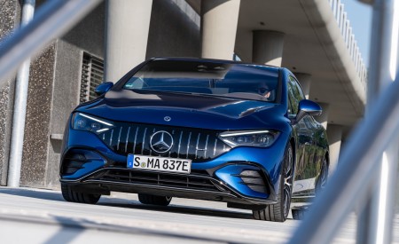 2023 Mercedes-AMG EQE 53 4Matic+ Front Wallpapers 450x275 (56)