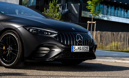 2023 Mercedes-AMG EQE 53 4Matic+ Front Wallpapers 450x275 (135)