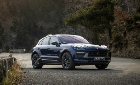 2023 Porsche Macan T (Color: Gentian Blue Metallic) Front Three-Quarter Wallpapers 450x275 (178)