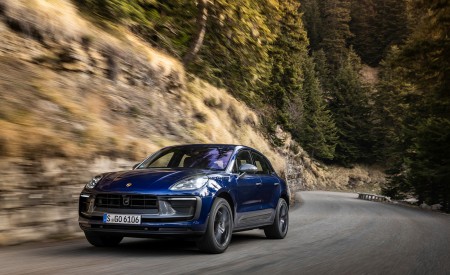 2023 Porsche Macan T (Color: Gentian Blue Metallic) Front Three-Quarter Wallpapers 450x275 (156)