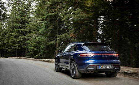 2023 Porsche Macan T (Color: Gentian Blue Metallic) Rear Three-Quarter Wallpapers 450x275 (167)