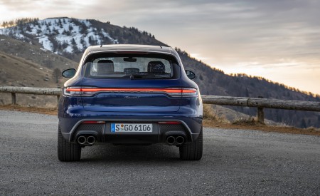 2023 Porsche Macan T (Color: Gentian Blue Metallic) Rear Wallpapers 450x275 (181)