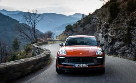 2023 Porsche Macan T (Color: Papaya Metallic) Front Wallpapers 450x275 (85)