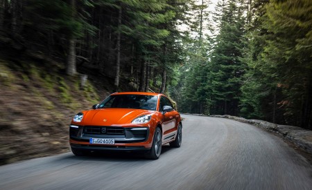 2023 Porsche Macan T (Color: Papaya Metallic) Front Wallpapers 450x275 (82)