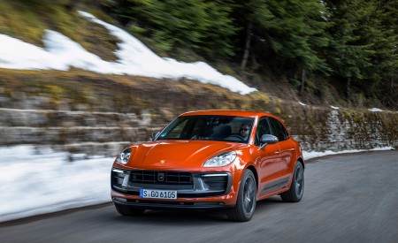 2023 Porsche Macan T (Color: Papaya Metallic) Front Wallpapers 450x275 (81)