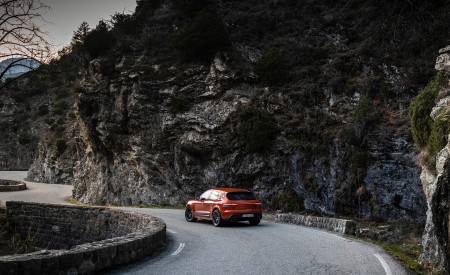 2023 Porsche Macan T (Color: Papaya Metallic) Rear Three-Quarter Wallpapers 450x275 (118)