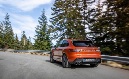 2023 Porsche Macan T (Color: Papaya Metallic) Rear Three-Quarter Wallpapers 450x275 (100)